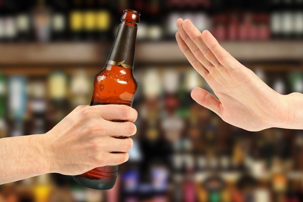 Rượu bia cũng nên được loại bỏ trong thực đơn giảm mỡ bụng 1 năm của bạn