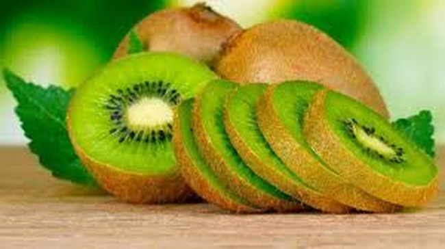 Kiwi rất tốt cho da mụn nhờ khả năng tiêu diệt vi khuẩn