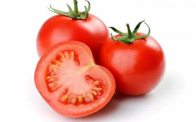 Làm trắng da bằng cà chua và ngăn chặn trị mụn 