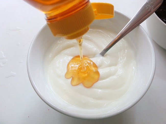 Mặt nạ mật ong sữa chua giúp làm sạch mụn đầu đen hiệu quả 