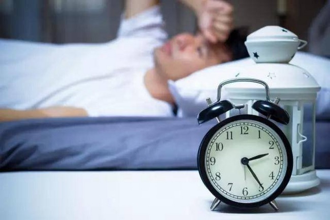 Ngủ thiếu giấc khiến cơ bắp mệt mỏi không đủ thời gian phục hồi 