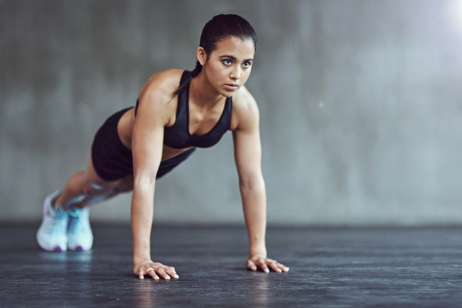 Bài tập Plank giảm cân hiệu quả nhờ khả năng tác động trực tiếp vào cơ bụng 