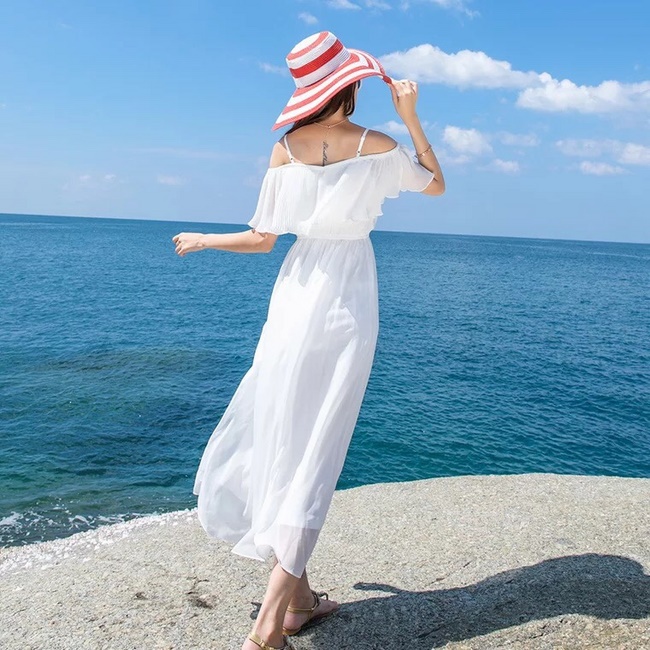 Đầm maxi trắng đi biển cho người thấp 