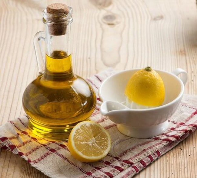 Điều trị mụn bằng nước chanh, mật ong và dầu oliu 