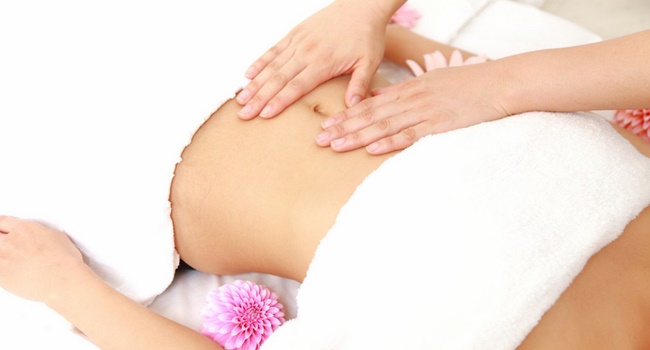Massage bụng tác động trực tiếp vào vùng mỡ thừa