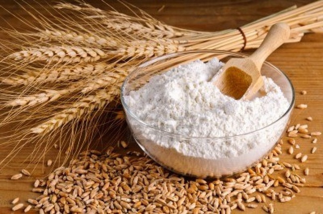 Nước vo gạo với bột mì cấp ẩm và làm trắng da tốt 