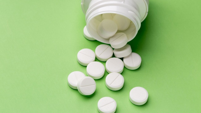 Điều trị mụn thâm bằng thuốc Aspirin 