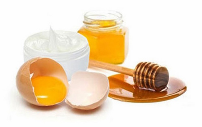 Kết hợp trứng gà với mật ong và sữa chua cho làn da sáng mềm mịn mỗi ngày 