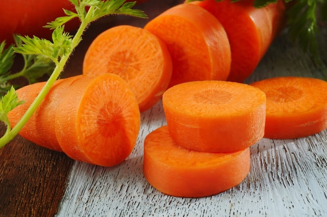 Mặt nạ trắng da bằng vitamin E và cà rốt với ổi 