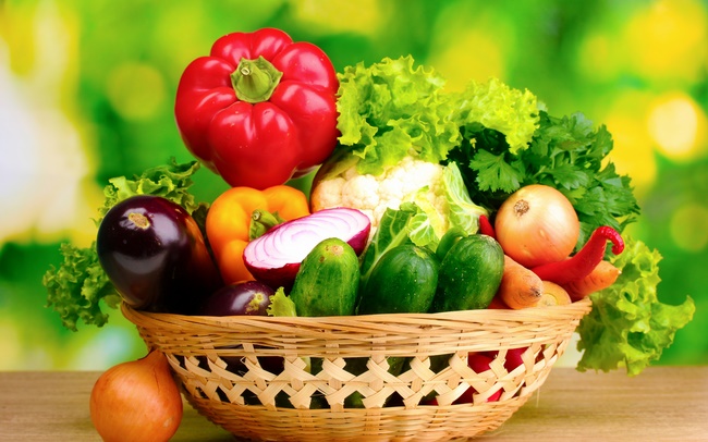 Nạp nhiều rau xanh và trái cây giải đáp câu hỏi cách giảm cân thế nào hiệu quả nhất 