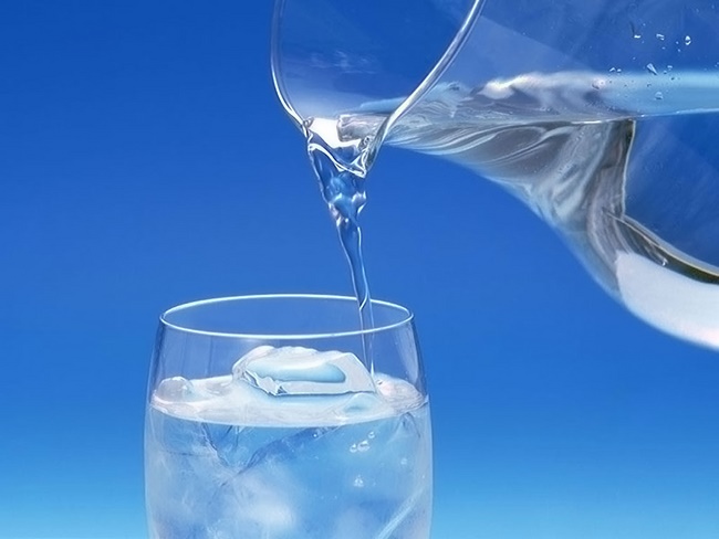 Uống nước đá lạnh giảm cân hiệu quả 