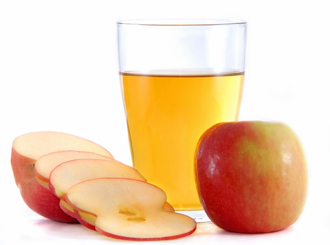 Uống nước gừng với giấm táo 