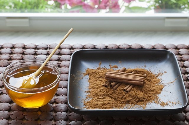 cách trị mụn bằng mật ong