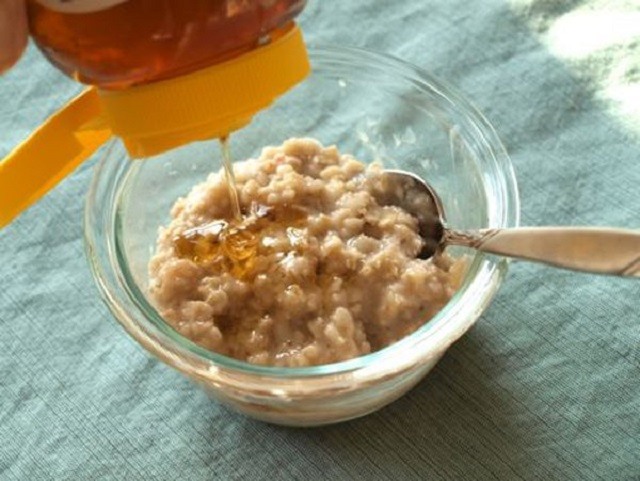 cách trị mụn bằng mật ong