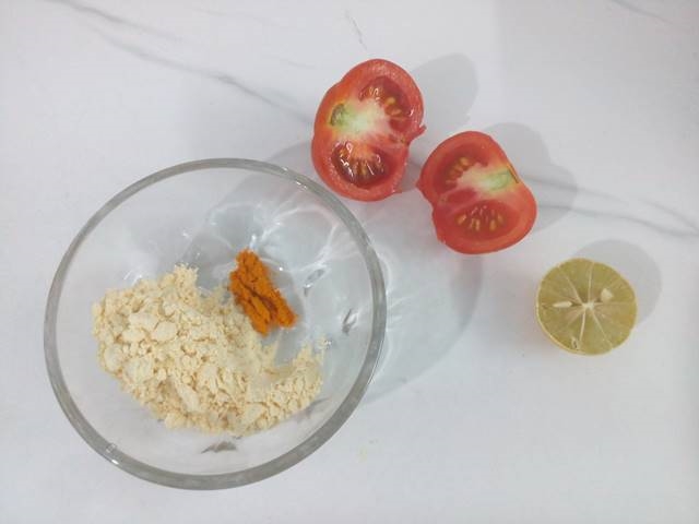 mặt nạ cà chua trị mụn
