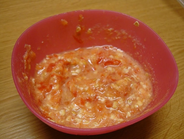 mặt nạ cà chua trị mụn
