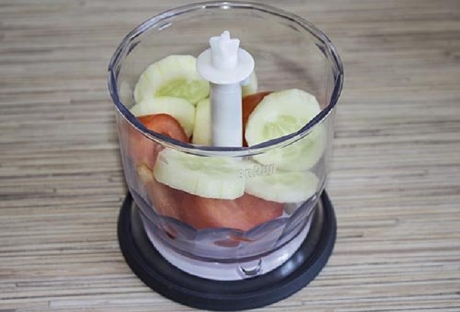 mặt nạ cà chua trị mụn