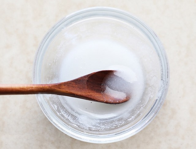 trị mụn bằng dầu dừa