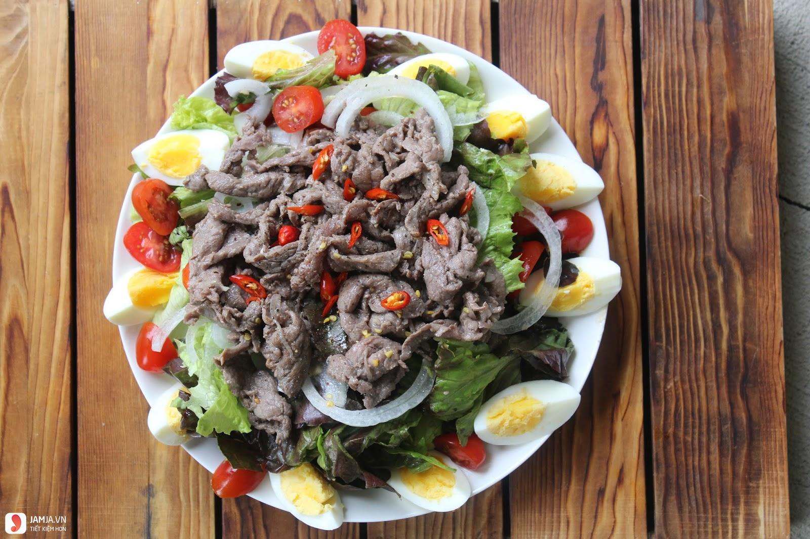 Salad thịt bò giảm cân ăn hoài không lo tăng cân trở lại 