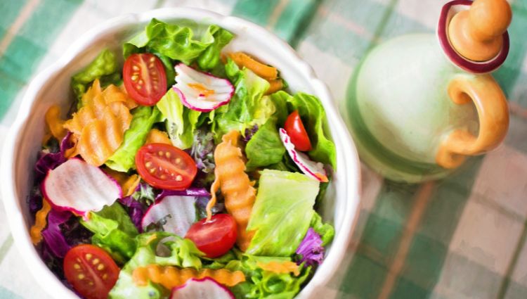 thực đơn giảm cân với salad 1 tuần